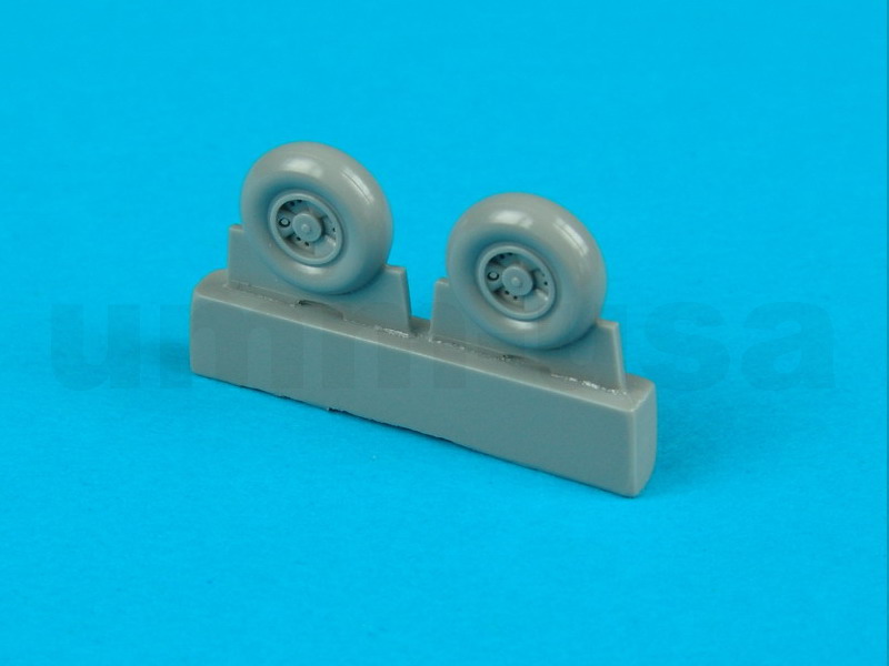 QB72044 Spitfire F. Mk. IX Correct wheels 1/72